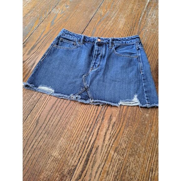 Size 12 Short American Eagle Denim Blue Jean Mini Skirt Distressed Button Fly - Picture 1 of 5